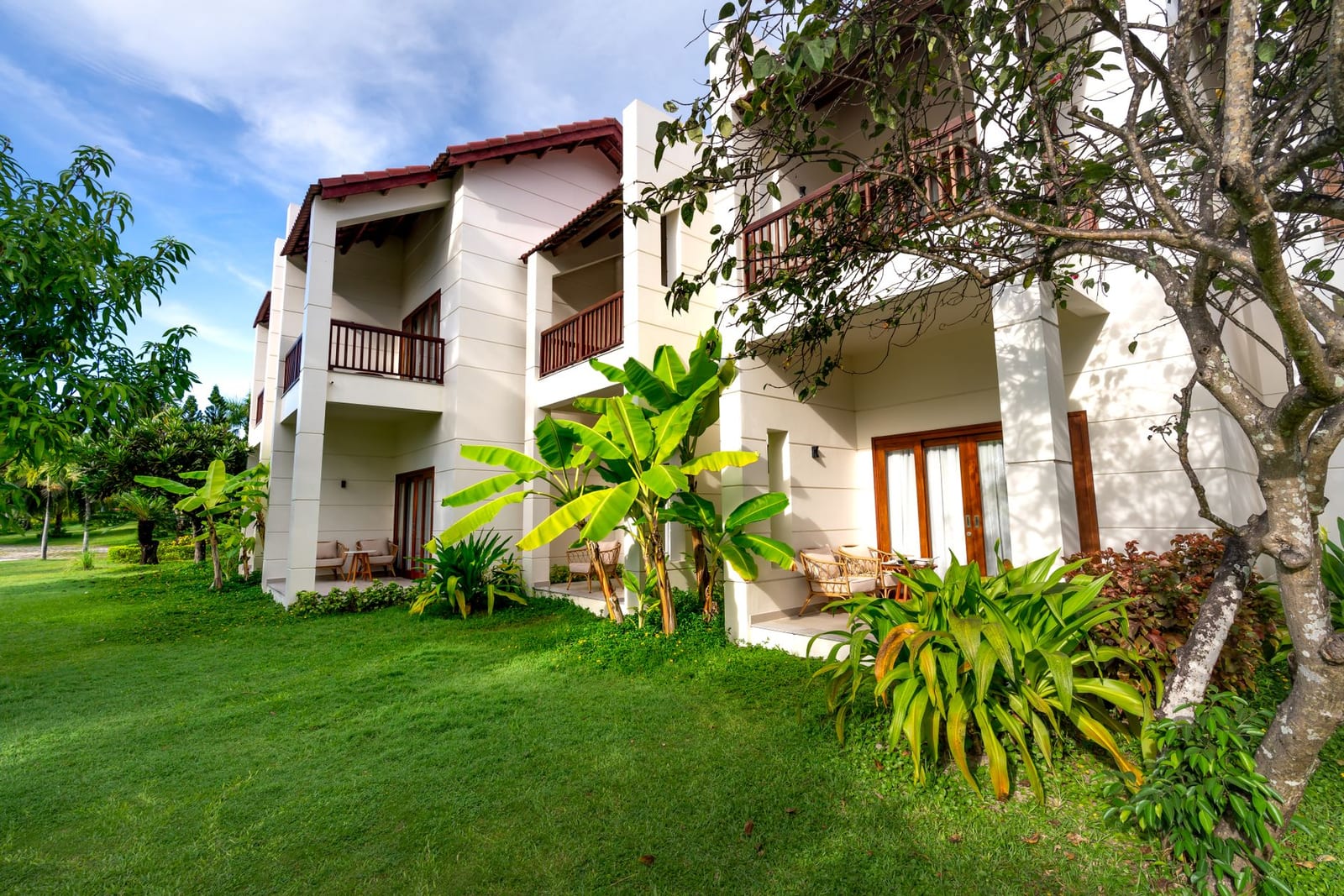 2-Bedroom Apartment to Let in Old Kutunku — building exterior